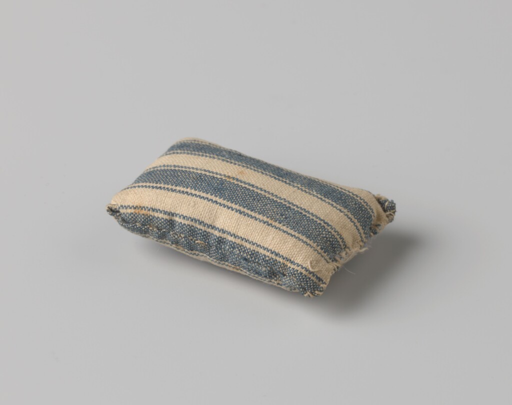 Blue-and-white striped cushion, c. 1750. Rijksmuseum, Amsterdam.